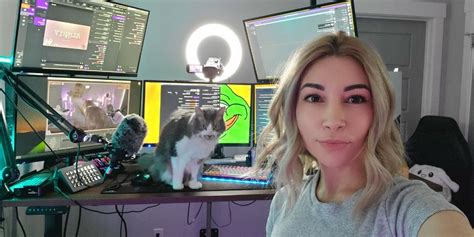 alinity cat|Twitch Streamer Alinity Talks to CodeMiko About Cat Throwing。